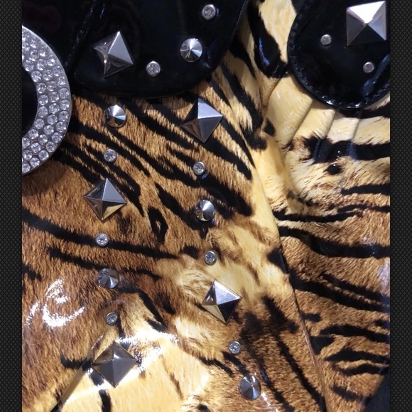 $SOLD$Charm & Luck Tiger purse & matching wallet - Picture 4 of 8